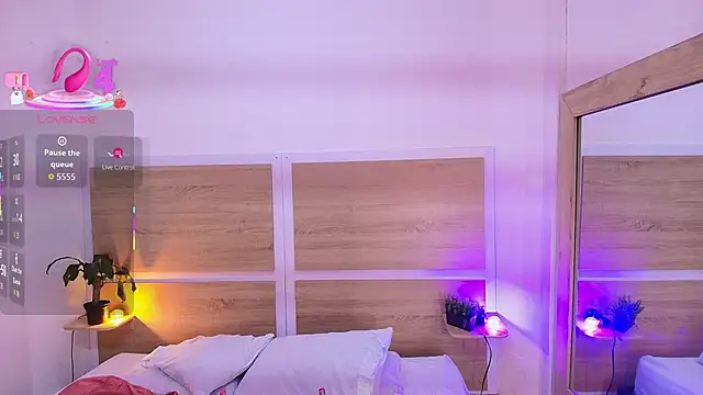  nickypurple  online show from January 12, 2026, 7:09 pm