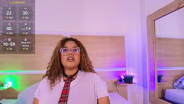 Snapshot of _nickypurple_ chatting on February 19, 2026, 7:11 pm nickypurple online show from February 19, 2026, 7:11 pm