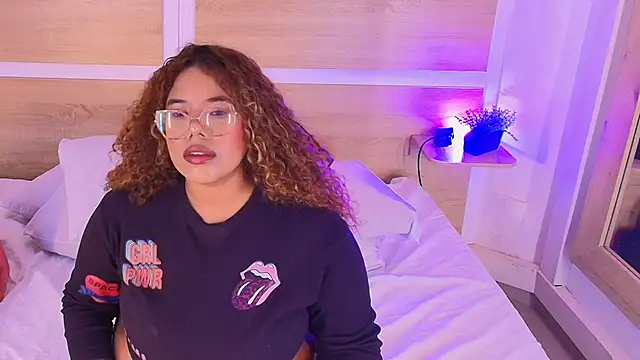 Snapshot of _nickypurple_ chatting on February 25, 2026, 7:14 pm nickypurple online show from February 25, 2026, 7:14 pm