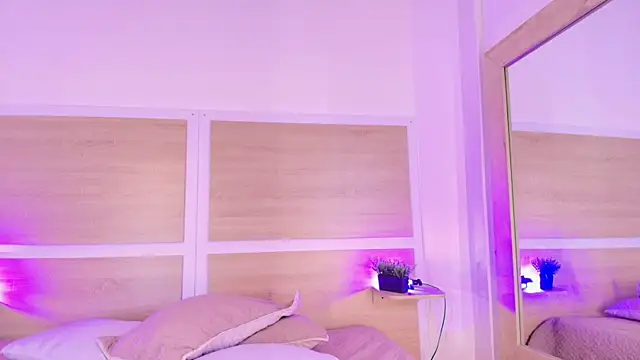  nickypurple  online show from June 1, 2026, 6:29 pm