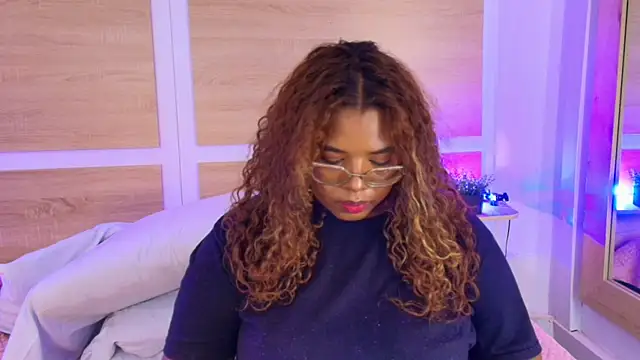 Snapshot of _nickypurple_ chatting on June 29, 2026, 6:40 pm nickypurple online show from June 29, 2026, 6:40 pm