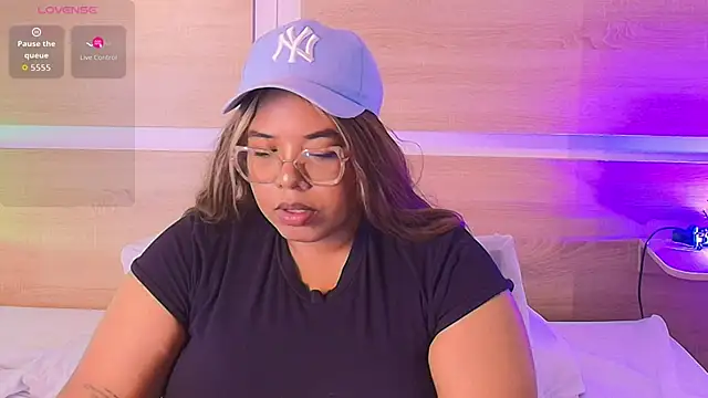 Snapshot of _nickypurple_ chatting on March 16, 2026, 6:32 pm nickypurple online show from March 16, 2026, 6:32 pm