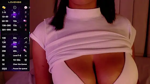 Snapshot of Angelllica_ chatting on November 4, 2025, 1:48 pm Angelllica online show from November 4, 2025, 1:48 pm