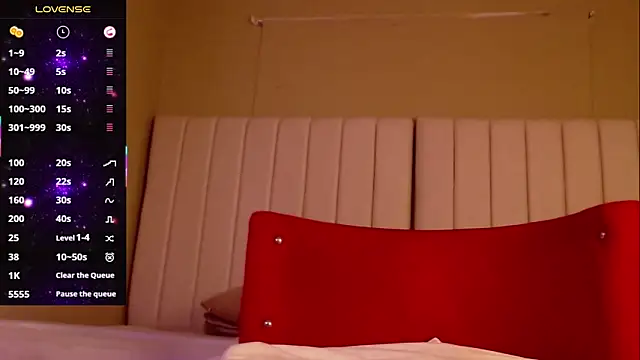 Snapshot of Angelllica_ chatting on October 30, 2025, 2:47 pm Angelllica online show from October 30, 2025, 2:47 pm