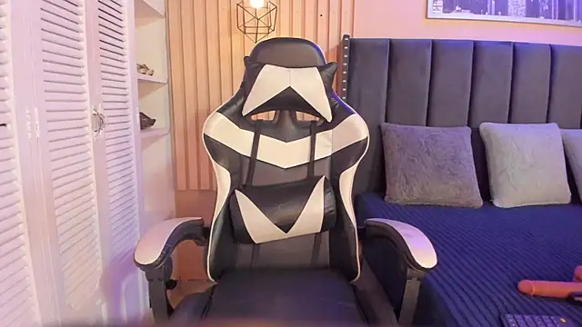 Snapshot of ashlye_miller_ chatting on November 25, 2025, 4:13 am ashlye miller online show from November 25, 2025, 4:13 am