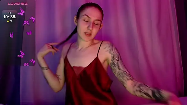 Snapshot of NiaEllis chatting on January 9, 2025, 11:13 pm NiaEllis online show from January 9, 2025, 11:13 pm