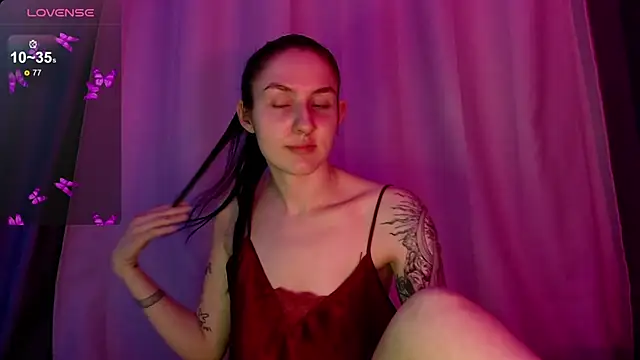 Snapshot of NiaEllis chatting on January 10, 2025, 2:46 am NiaEllis online show from January 10, 2025, 2:46 am