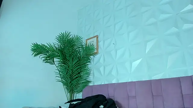 Snapshot of Hellen_Sky chatting on October 22, 2025, 7:13 pm Hellen Sky online show from October 22, 2025, 7:13 pm