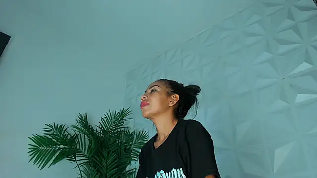 Snapshot of Hellen_Sky chatting on July 21, 2026, 7:04 pm Hellen Sky online show from July 21, 2026, 7:04 pm