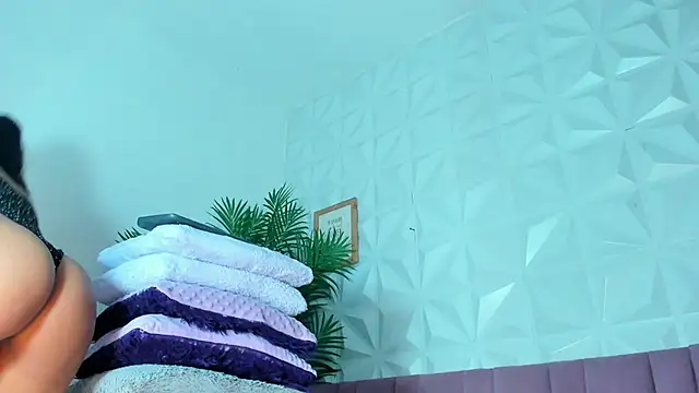 Snapshot of Hellen_Sky chatting on October 17, 2025, 7:15 pm Hellen Sky online show from October 17, 2025, 7:15 pm