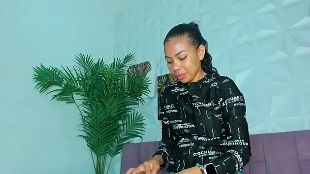 Snapshot of Hellen_Sky chatting on November 12, 2025, 7:07 pm Hellen Sky online show from November 12, 2025, 7:07 pm