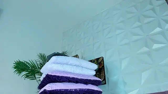 Snapshot of Hellen_Sky chatting on December 5, 2025, 7:23 pm Hellen Sky online show from December 5, 2025, 7:23 pm