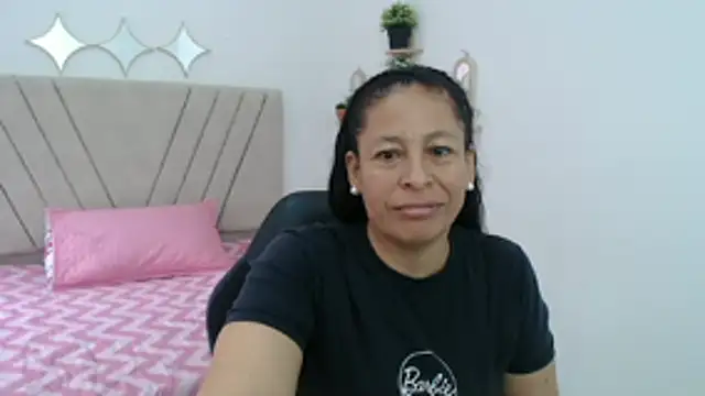 mature martina online show from April 8, 2026, 8:43 pm