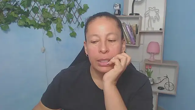 Snapshot of mature_martina chatting on November 28, 2025, 6:30 pm mature martina online show from November 28, 2025, 6:30 pm