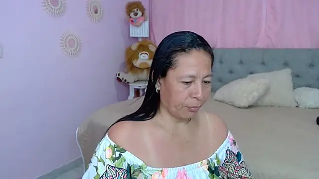 Snapshot of mature_martina chatting on October 16, 2025, 9:45 pm mature martina online show from October 16, 2025, 9:45 pm