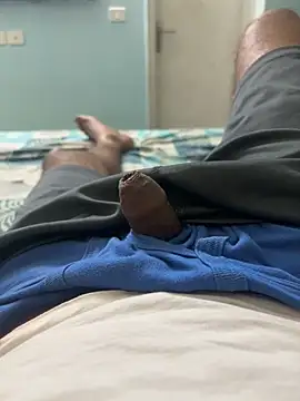 Snapshot of yourheroforfun chatting on October 1, 2025, 9:29 pm yourheroforfun online show from October 1, 2025, 9:29 pm