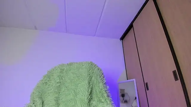 damn that booty online show from January 17, 2025, 11:17 am