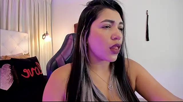 Snapshot of BonnieBad01 chatting on November 3, 2025, 2:53 pm BonnieBad01 online show from November 3, 2025, 2:53 pm