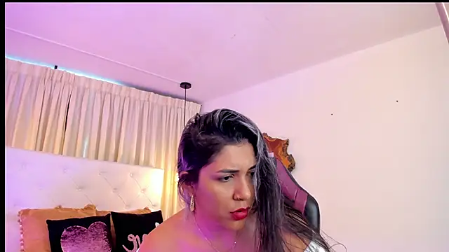 Snapshot of BonnieBad01 chatting on October 18, 2025, 5:04 pm BonnieBad01 online show from October 18, 2025, 5:04 pm