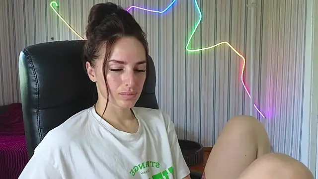 Snapshot of xx_adrihanna_xx chatting on July 1, 2026, 8:25 am xx adrihanna xx online show from July 1, 2026, 8:25 am
