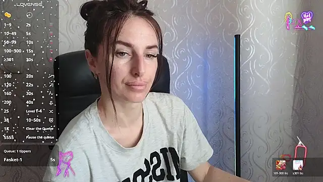 Snapshot of xx_adrihanna_xx chatting on May 17, 2026, 6:02 am xx adrihanna xx online show from May 17, 2026, 6:02 am