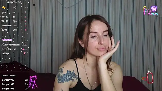 Snapshot of xx_adrihanna_xx chatting on June 19, 2026, 5:30 pm xx adrihanna xx online show from June 19, 2026, 5:30 pm