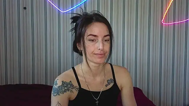 Snapshot of xx_adrihanna_xx chatting on June 25, 2026, 5:23 am xx adrihanna xx online show from June 25, 2026, 5:23 am