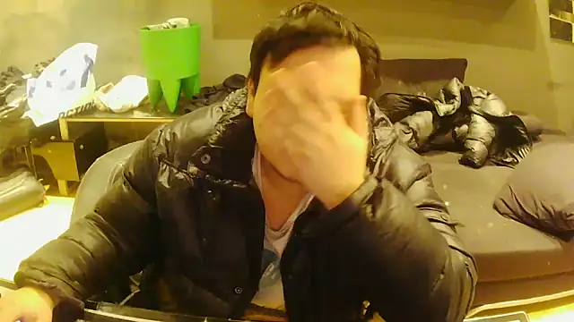 Bebemickey75 online show from November 16, 2025, 8:46 pm