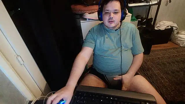 Bebemickey75 online show from February 3, 2025, 6:39 pm