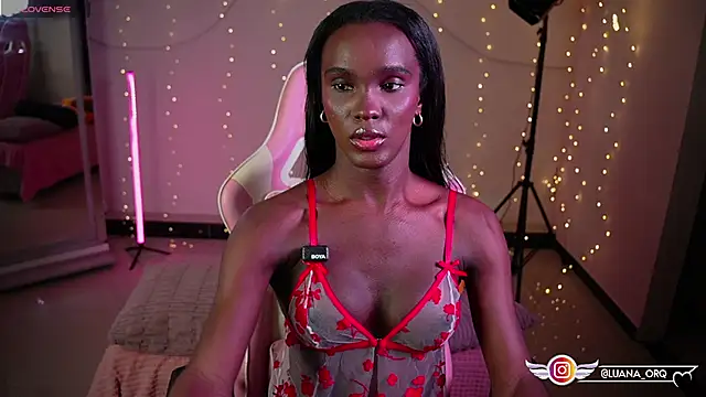LuanaRisque online show from June 13, 2026, 3:48 am