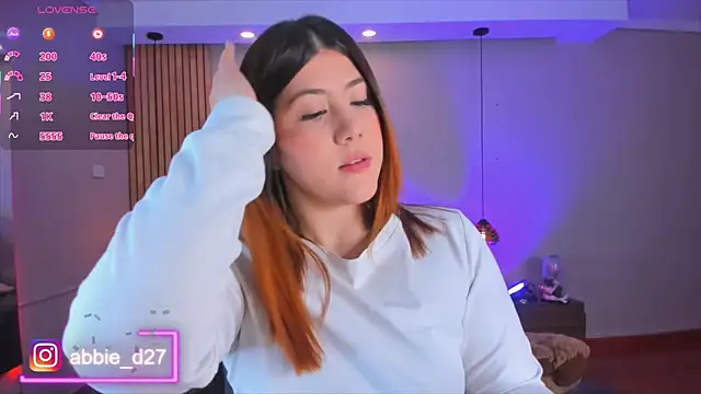 Snapshot of AbbieEdmond chatting on October 25, 2025, 4:11 am AbbieEdmond online show from October 25, 2025, 4:11 am