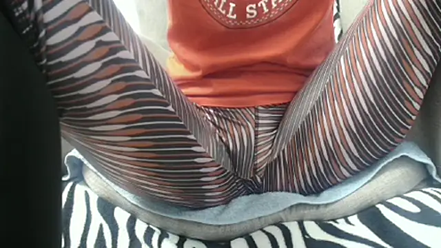 Web Lady online show from November 21, 2025, 10:25 am