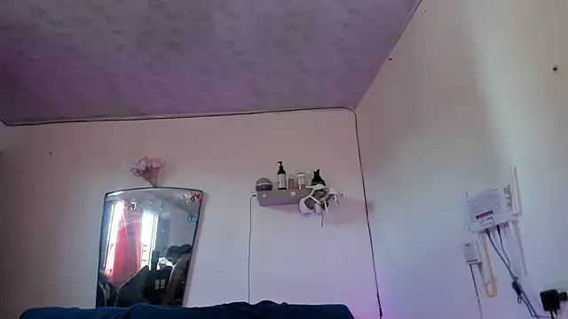 Snapshot of Angelblue_ chatting on August 2, 2026, 1:53 pm Angelblue online show from August 2, 2026, 1:53 pm