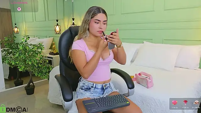 Snapshot of kataliina__ chatting on March 10, 2026, 11:58 am kataliina online show from March 10, 2026, 11:58 am