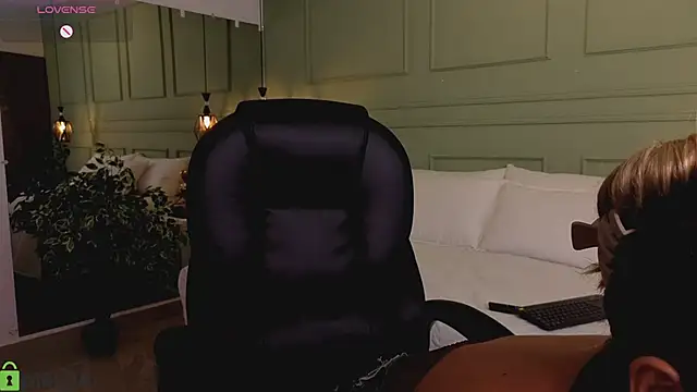 Snapshot of kataliina__ chatting on February 23, 2026, 11:44 am kataliina online show from February 23, 2026, 11:44 am