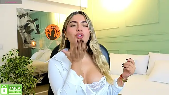 Snapshot of kataliina__ chatting on October 27, 2025, 11:55 am kataliina online show from October 27, 2025, 11:55 am