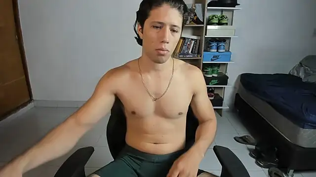 imtonny19 online show from October 28, 2025, 11:47 pm