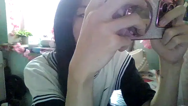 Snapshot of CarlyJoy chatting on October 12, 2025, 8:05 am CarlyJoy online show from October 12, 2025, 8:05 am