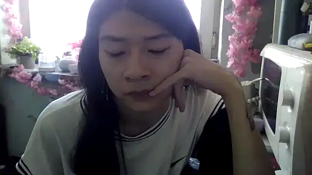 Snapshot of CarlyJoy chatting on October 7, 2025, 8:37 am CarlyJoy online show from October 7, 2025, 8:37 am