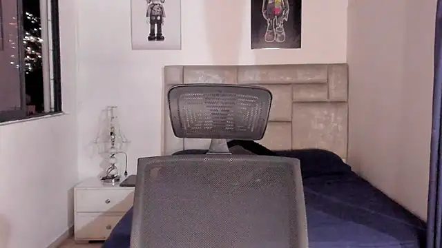 paul rogerr online show from October 28, 2025, 2:23 am