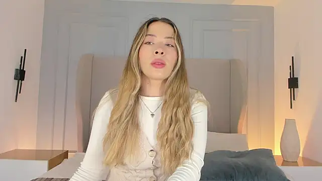 Snapshot of chloe_d chatting on April 17, 2026, 12:19 pm chloe d online show from April 17, 2026, 12:19 pm