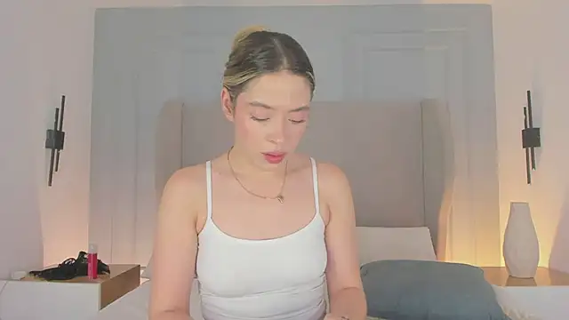 Snapshot of chloe_d chatting on April 11, 2026, 12:31 pm chloe d online show from April 11, 2026, 12:31 pm