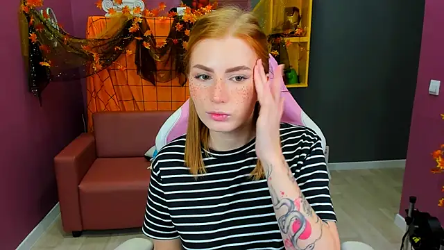 Mira  Blush online show from October 14, 2025, 1:34 pm