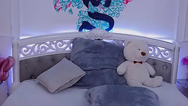 CrissyTaylor online show from February 1, 2026, 3:49 am