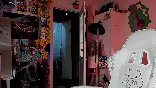 Snapshot of Sunny_Mouse_ chatting on October 27, 2025, 5:47 pm Sunny Mouse online show from October 27, 2025, 5:47 pm