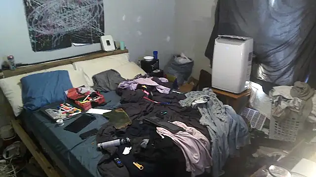 Snapshot of Bi_curious86 chatting on November 29, 2025, 8:42 pm Bi curious86 online show from November 29, 2025, 8:42 pm