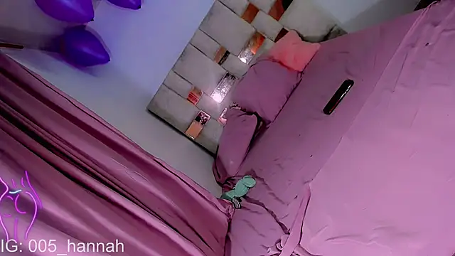 Snapshot of Hannahsmit chatting on November 7, 2025, 7:46 am Hannahsmit online show from November 7, 2025, 7:46 am