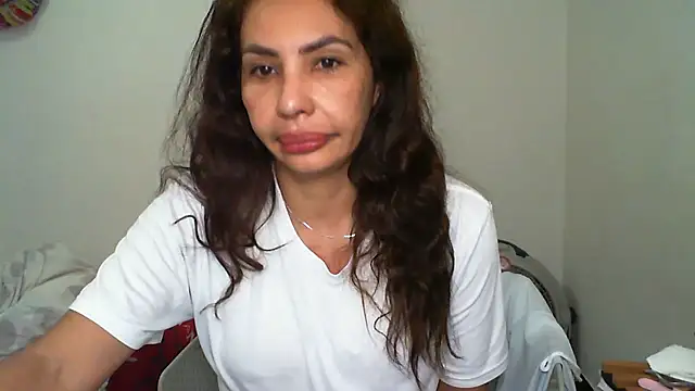 Snapshot of salome__milf chatting on February 6, 2026, 12:06 am salome milf online show from February 6, 2026, 12:06 am