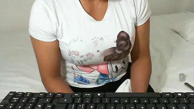 Snapshot of salome__milf chatting on February 21, 2025, 2:39 am salome milf online show from February 21, 2025, 2:39 am