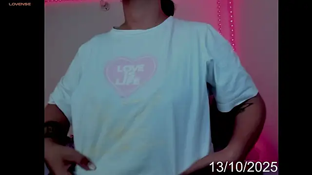 Snapshot of lady_hana28 chatting on November 18, 2025, 12:19 pm lady hana28 online show from November 18, 2025, 12:19 pm